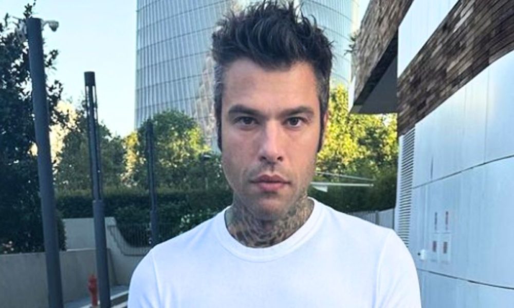Fedez ha detto sì alla Fagnani: sarà ospite a Belve