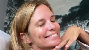 Filippa Lagerback spegne 50 candeline: “Sono cresciuta con il concetto della bellezza interiore”