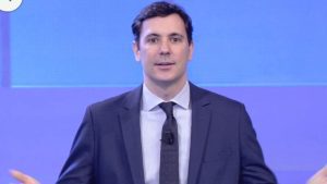 Francesco Vecchi non scherza, la frecciatina a Mediaset: “Non dare queste idee”