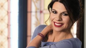 Geppi Cucciari: oggi al via la seconda stagione di “Splendida Cornice”