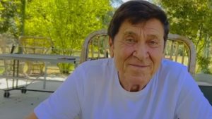 Gianni Morandi prende una pausa dai social: “Non mi vedrete per un po’”