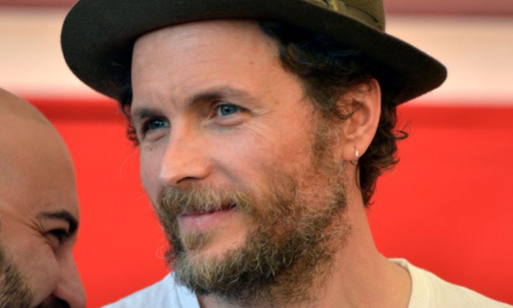 Jovanotti dopo l’incidente: “Ho una gamba più corta dell’altra”