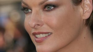 Linda Evangelista: “Ho avuto due tumori. L’ho tenuto nascosto”