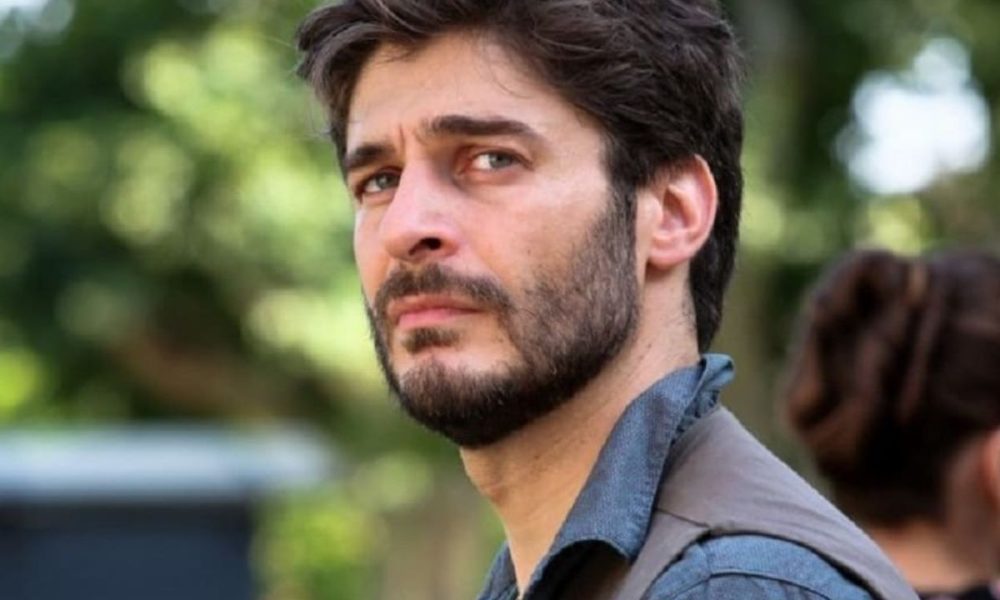 Lino Guanciale torna protagonista con la serie tv “Un’estate fa”