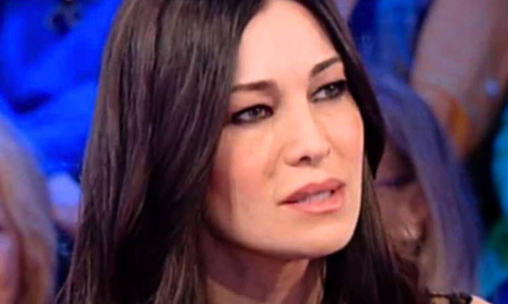 Manuela Arcuri si tira indietro: nessuna fiction per la Rai nel 2024