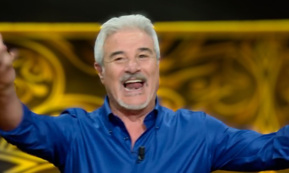Pino Insegno crolla agli ascolti: va sempre peggio in tv