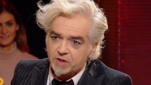 Morgan boccia il cast di Sanremo 2024, ma avrebbe presentato un brano per partecipare