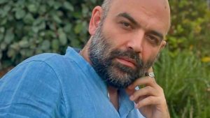 Roberto Saviano, il messaggio nel giorno del compleanno: “Bastar*i sono ancora vivo”