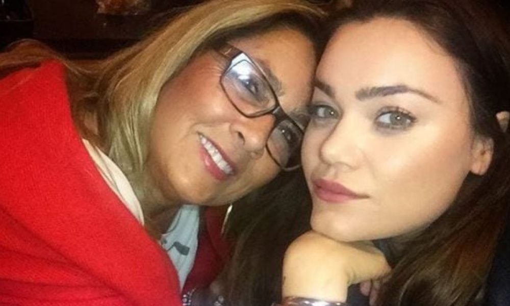 Romina Power, l’inno alla bellezza della figlia: lo scatto accanto ad una statua particolare