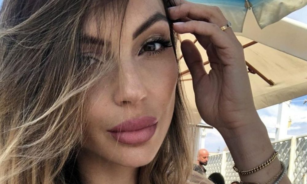 Sarah Nile da poco mamma: “Licenziamento in tronco e senza preavviso”