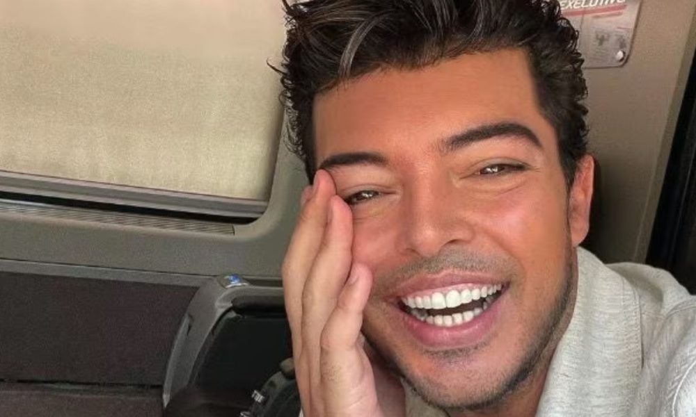 “E tu che fai lì?”: Stash canta a Battiti Live ma sua figlia lo reclama a casa