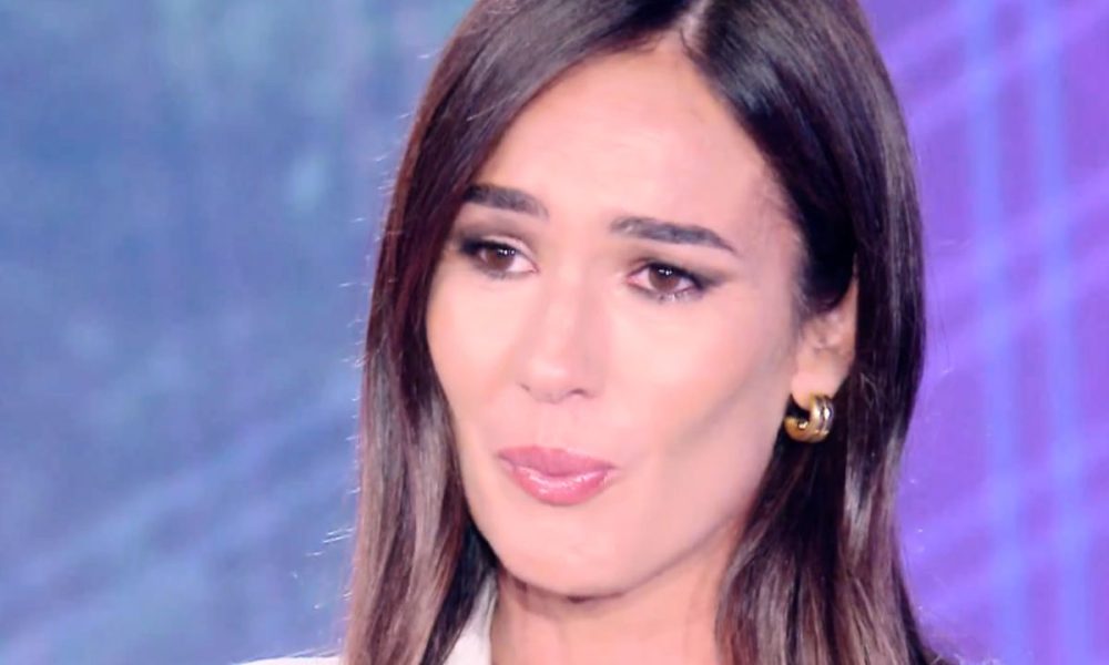 Critiche a non finire per la Toffanin a Verissimo: “Piange più degli ospiti”