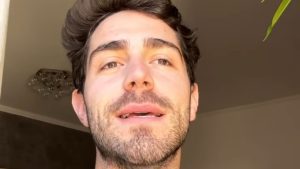 Tommaso Zorzi, no ai consigli d’amore: “Chiedete a qualcun altro”