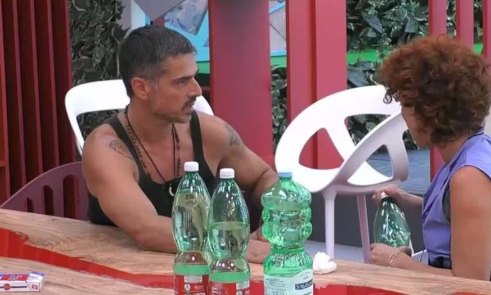 GF, Varrese duro contro Beatrice Luzzi: “Squallida, sporca, falsa”