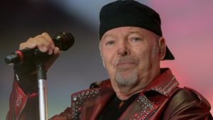 Vasco Rossi, l’aneddoto al GF: “Ha scritto Susanna per mia mamma”
