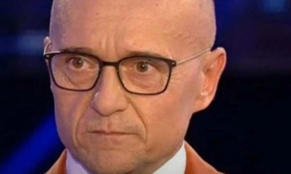 GF: un concorrente avrebbe bestemmiato nella notte. Di chi si tratta