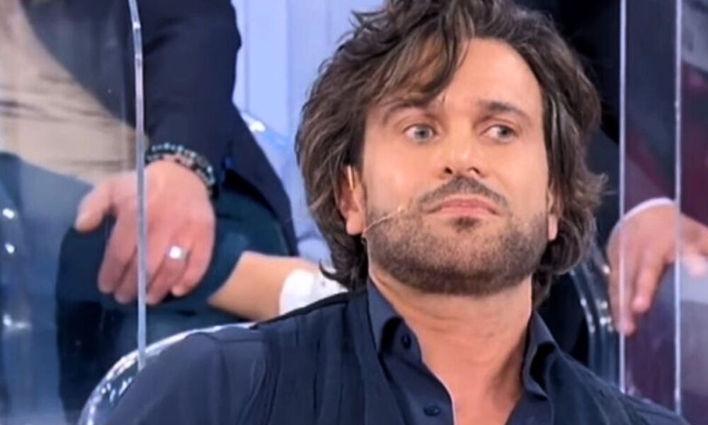Uomini e Donne: un’ex tronista attacca Maurizio e Alessio