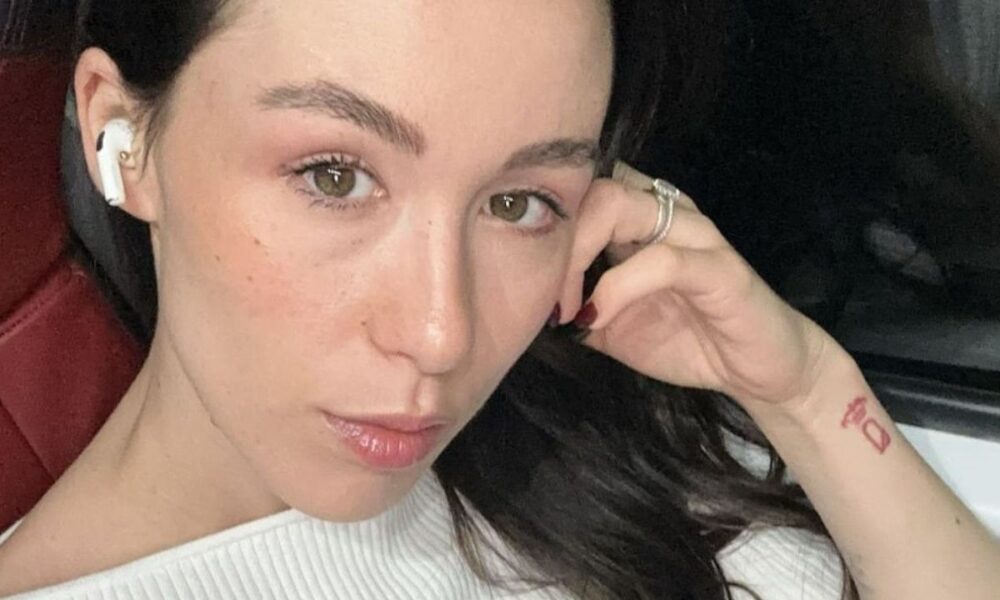 Aurora Ramazzotti lontana dal figlio Cesare per lavoro: “Senso di vuoto e di colpa”