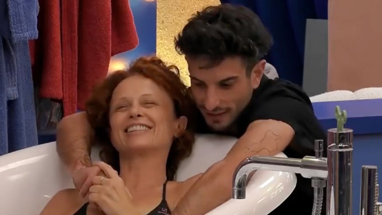 GF: scatta il primo bacio in Casa tra Giuseppe e Beatrice - IL VIDEO 41 beatrice giuseppe bacio