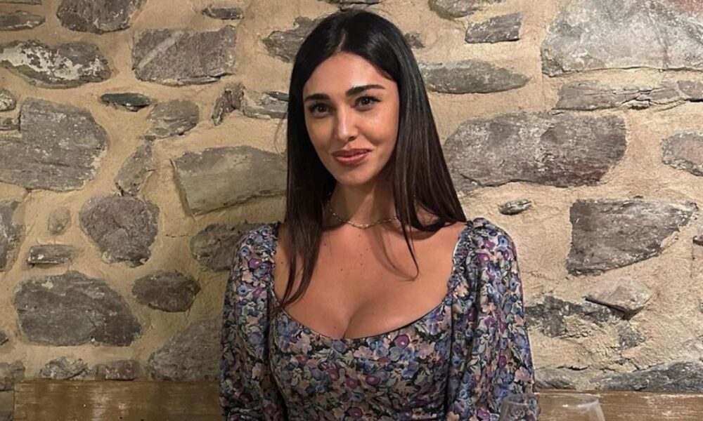 Belen presenta Elio ai figli: la cena con Luna Marì e Santiago
