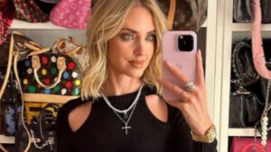 Chiara Ferragni nel mirino di una dura polemica social: “Valore dei soldi? Zero”