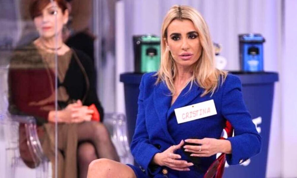 Uomini e Donne: Cristina difende Alessio, Claudia reagisce male