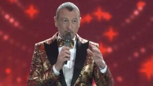 Amadeus conduce L’anno che verrà: il Capodanno su Rai 1 si terrà a Crotone