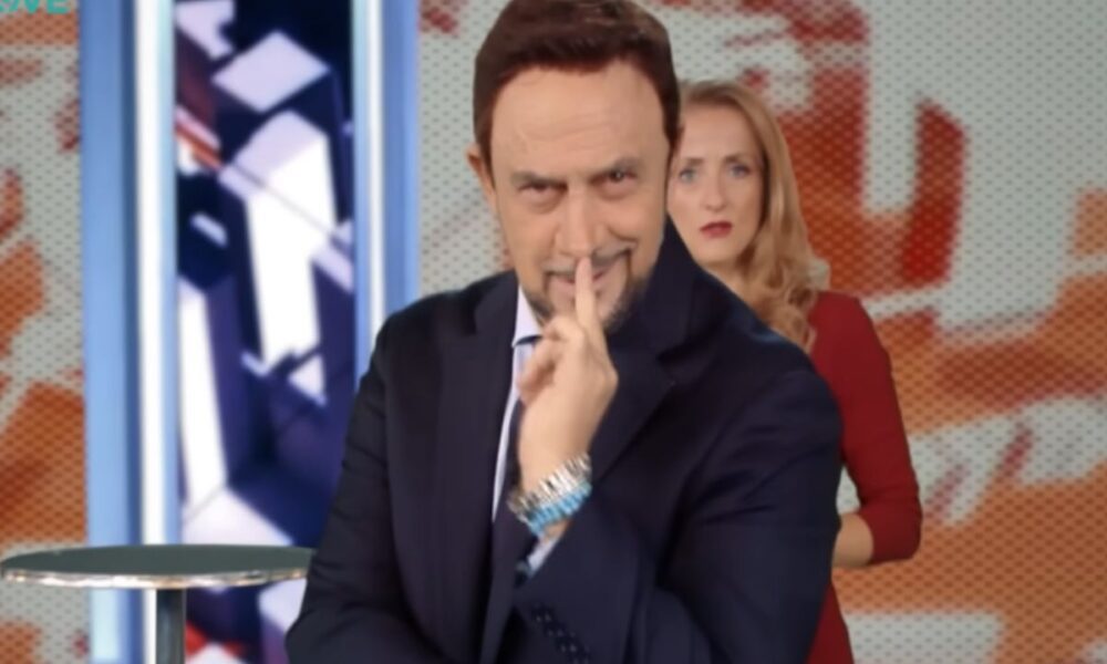 Crozza: dopo l’imitazione di Giorgia Meloni, arriva quella ai danni di Giambruno