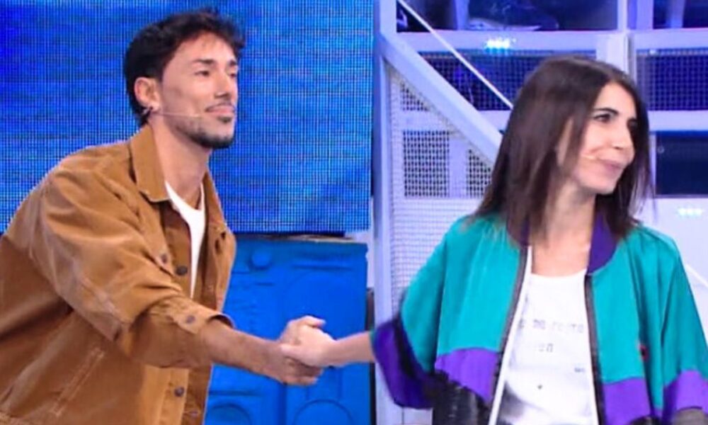 Emanuel Lo, il dolce bacio a Giorgia durante Amici: “Mi blocco ancora oggi”