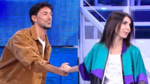 Emanuel Lo, il dolce bacio a Giorgia durante Amici: “Mi blocco ancora oggi”