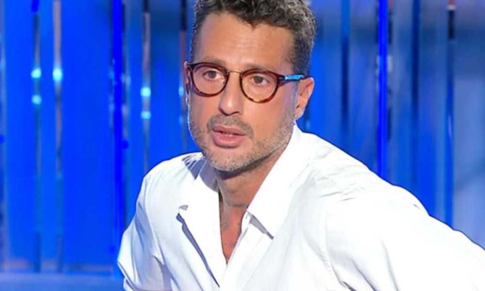 Fabrizio Corona rivela il messaggio ricevuto da Fiorello dopo Belve: “Era come me”