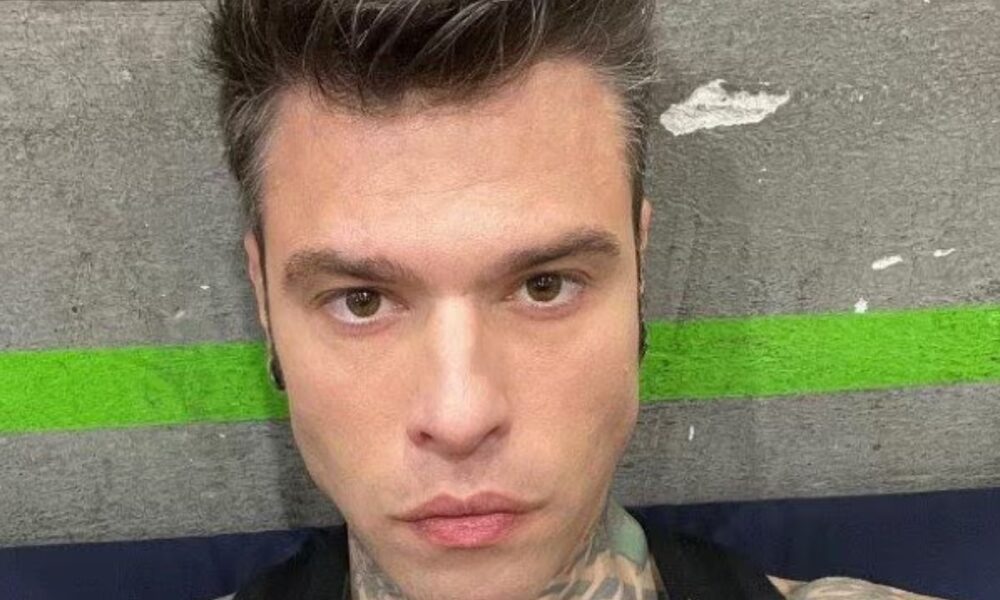 Fedez chiede scusa a Pietro Orlandi: “Onorato di averlo conosciuto di persona”