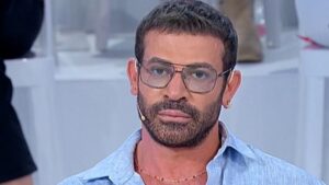 Gianni Sperti innamorato sui social: l’annuncio su Instagram