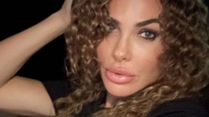 Ilary Blasi sfoggia il nuovo look di rientro da Monaco