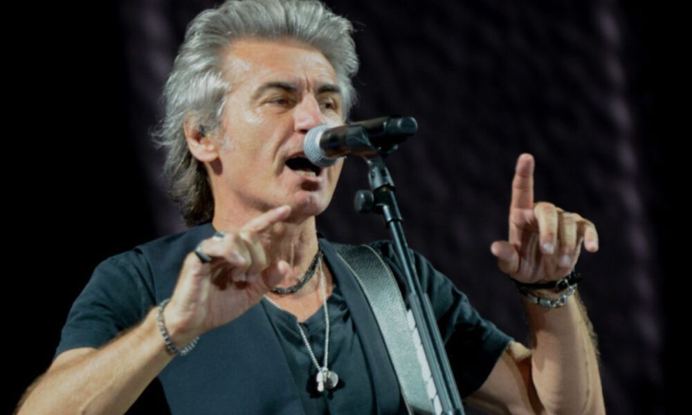 Quando Ligabue ha fermato il suo concerto a Verona per ricordare le vittime del Vajont