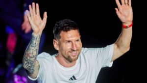 Messi vince il Pallone d’Oro per l’ottava volta