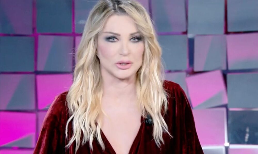 Paola Ferrari critica su Diletta Leotta: “Il suo seno sfida la forza di gravità”