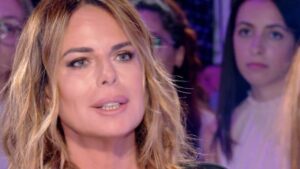 Paola Perego festeggia 40 anni di carriera: “Mi hanno detto che ero distaccata, in realtà ero sotto psicofarmaci”