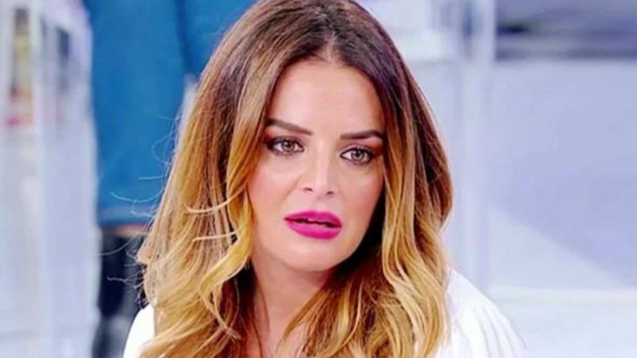 Roberta Di Padua smentisce Marco: la dama fa leggere in messaggi tra loro in diretta 41 Roberta Di Padua