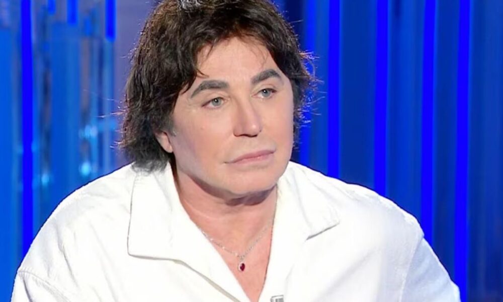 Scialpi, commozione in diretta: “Il marito di mia mamma non era mio papà, ero io”