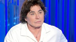 Scialpi, commozione in diretta: “Il marito di mia mamma non era mio papà, ero io”