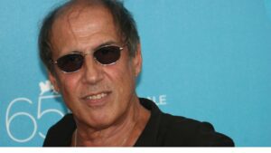 Celentano finisce nella polemica: il cantante cambia il testo dell’Ave Maria
