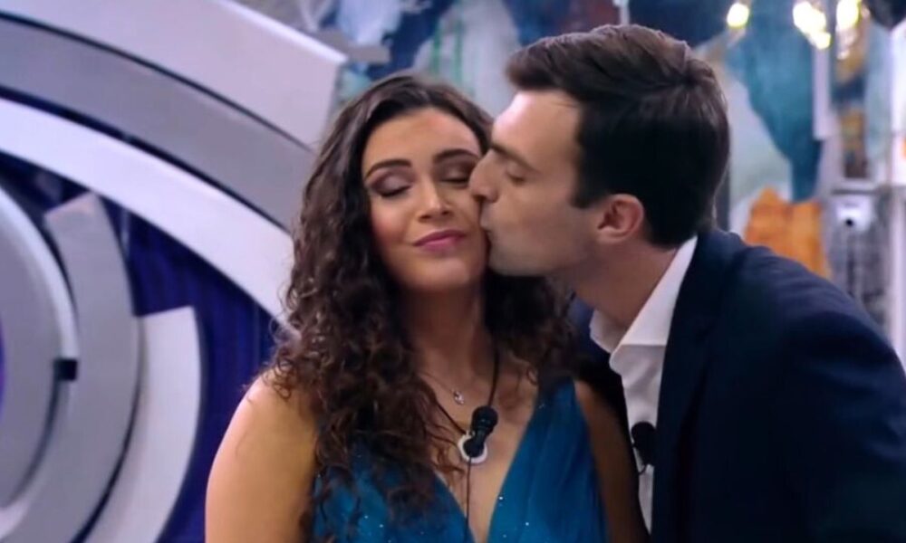 Angelica fuori dal GF, sui social la ribellione: “Sembra di stare al circo”