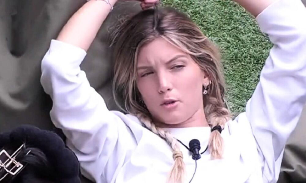 Anita, fiume di critiche sui social: uno scivolone peggio dell’altro al GF