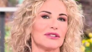 Antonella Clerici sfida Mediaset: “Possiamo andare in onda di mercoledì?”