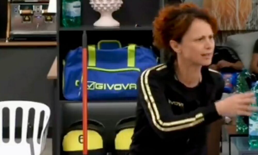 Beatrice esplode contro Anita: “Fatti una vita strega”