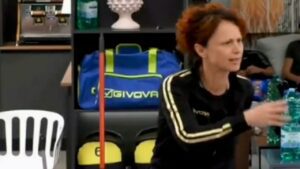 Beatrice esplode contro Anita: “Fatti una vita strega”