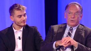 Cecchi Paone chiarisce su Simone Antolini: “Lui è più ricco di me”