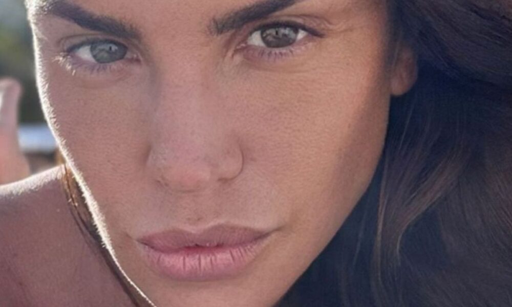 Claudia Galanti: romantiche passeggiate ai Tropici con il suo nuovo amore