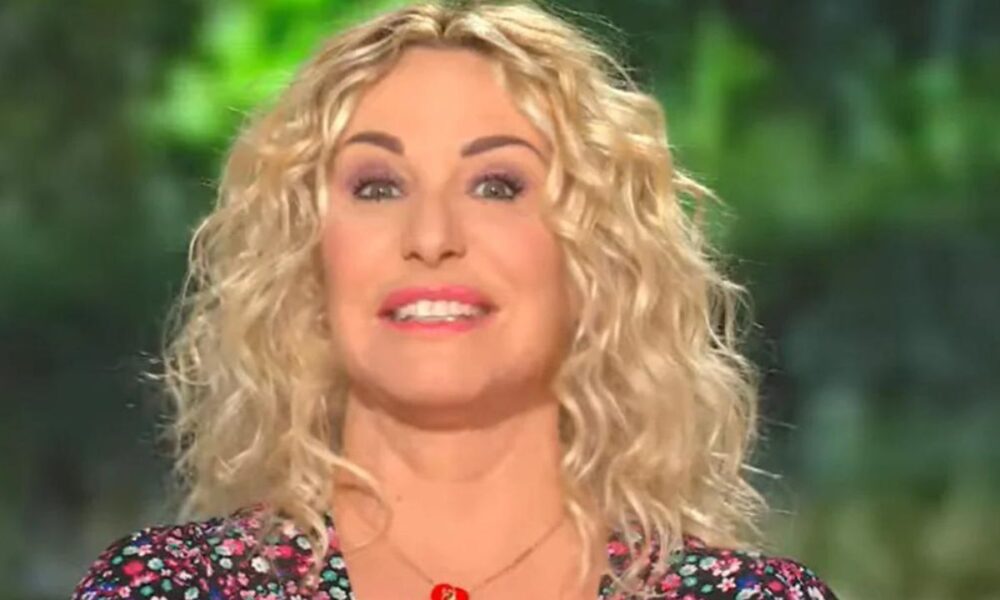 Antonella Clerici su É sempre mezzogiorno: “Da me molti chef stellati, ma non c’è spazio per i ‘fighetti'”